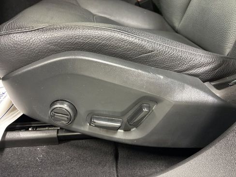 Used 2023 Volvo XC60 B5 Plus w/ Climate Package AWD/4WD image 12