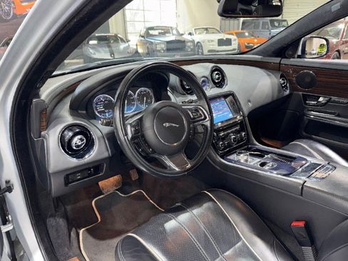 Used 2011 Jaguar XJ RWD image 7