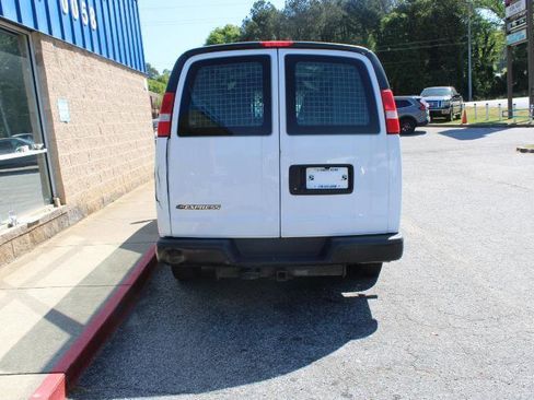 Used 2017 Chevrolet Express 2500 RWD image 6