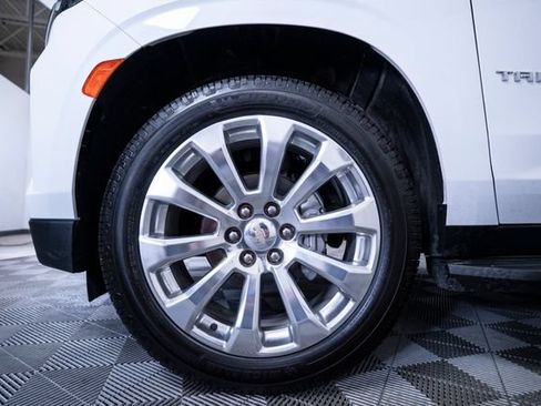 Used 2021 Chevrolet Tahoe Premier w/ Premium Package AWD/4WD image 11