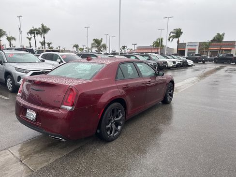 Certified 2023 Chrysler 300 Touring w/ Sport Appearance Package image 8