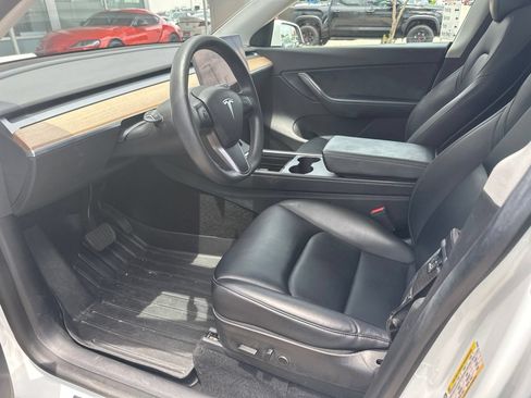 Used 2021 Tesla Model Y Long Range AWD/4WD image 4