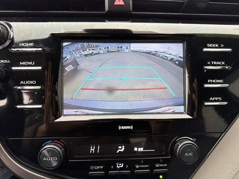 Used 2020 Toyota Camry SE image 22