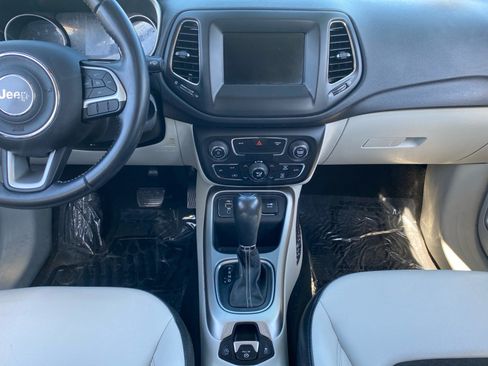 Used 2020 Jeep Compass Latitude FWD image 11
