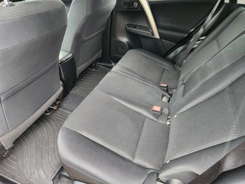 Used 2015 Toyota RAV4 LE AWD/4WD image 24