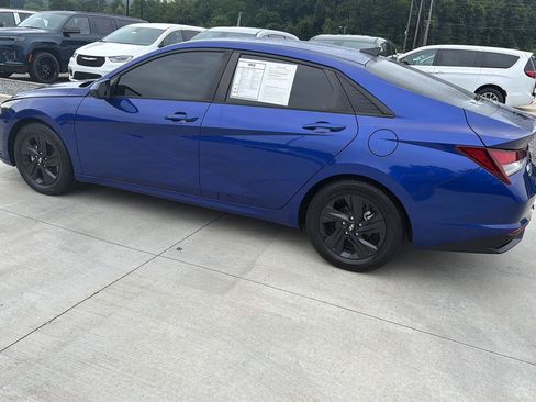 Used 2022 Hyundai Elantra SEL w/ Cargo Package FWD image 6