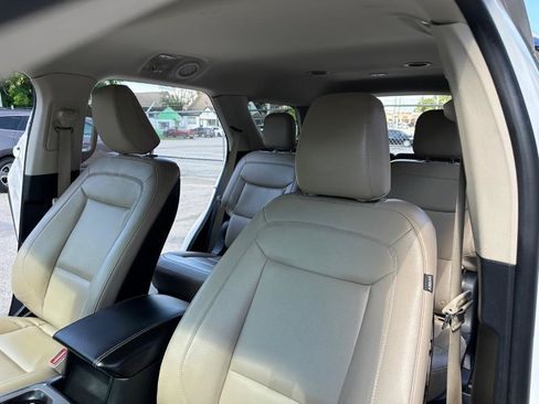 Used 2020 Ford Explorer XLT w/ Equipment Group 202A RWD image 22
