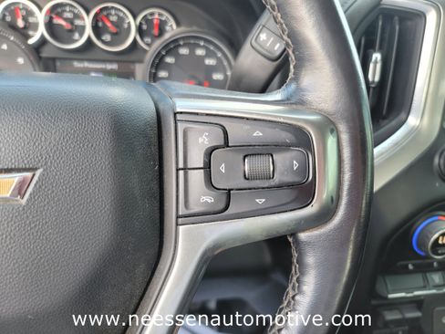 Used 2022 Chevrolet Silverado 2500 LT w/ Convenience Package image 21