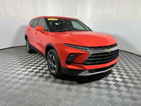 Used 2026 Chevrolet Blazer LT FWD image 2