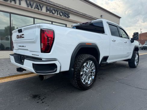 Used 2022 GMC Sierra 2500 Denali AWD/4WD image 3
