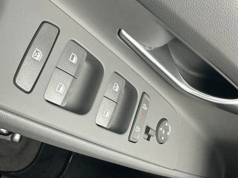 Certified 2025 Hyundai Elantra Sport image 21