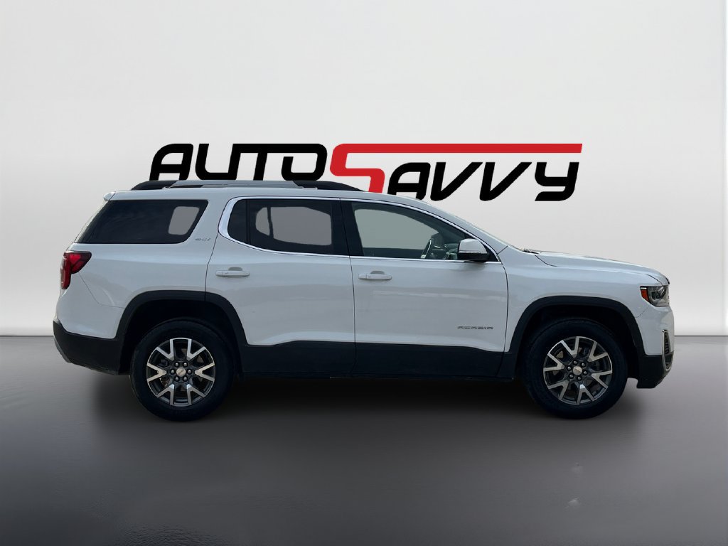 Used 2023 GMC Acadia SLT w/ LPO, Floor Liner Package FWD image 4