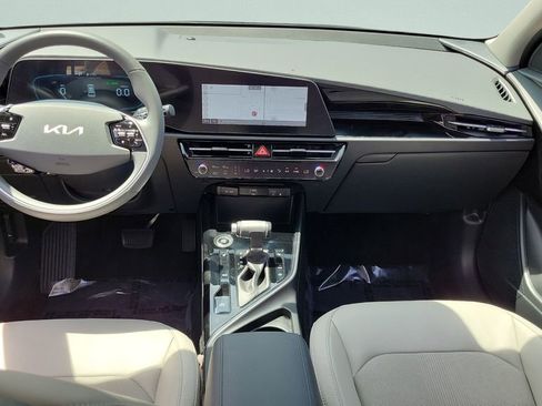 Used 2025 Kia Niro EX FWD image 18