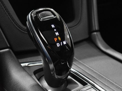 Certified 2022 Cadillac XT5 Premium Luxury w/ LPO, Floor Liner Package image 20