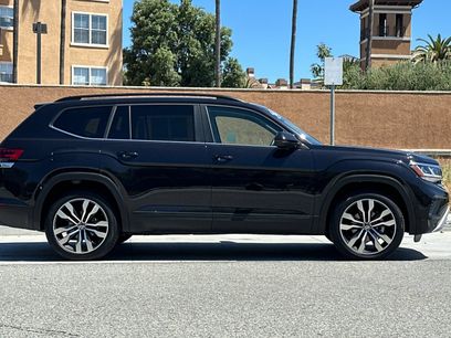 Used 2022 Volkswagen Atlas SE w/ Panoramic Sunroof Package