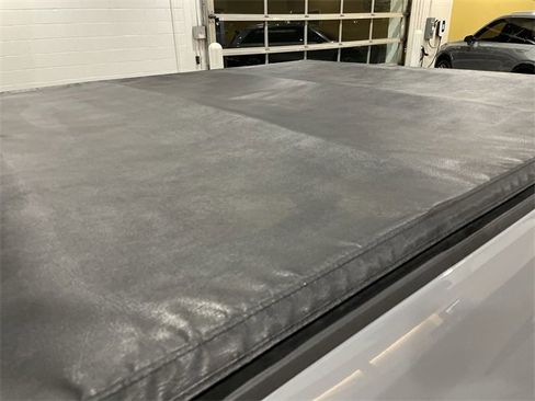 Used 2025 Chevrolet Silverado 2500 Custom w/ Custom Value Package image 9