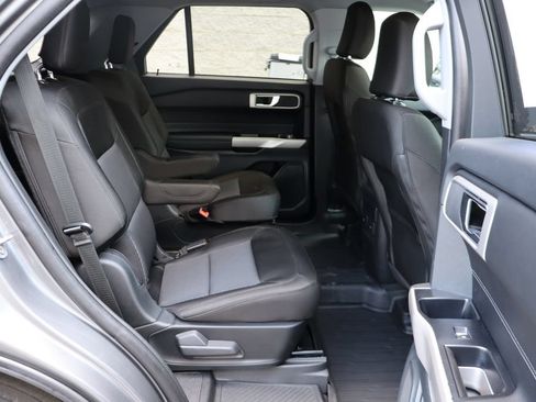 Used 2024 Ford Explorer XLT AWD/4WD image 28