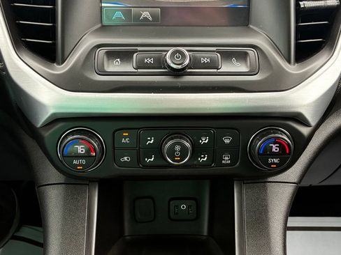 Used 2019 GMC Acadia SLE w/ LPO, Floor Liner Package FWD image 17