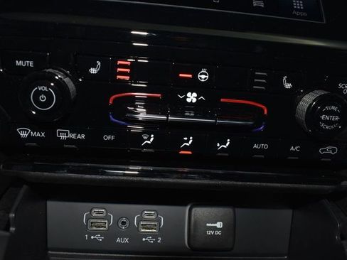 New 2025 Jeep Grand Cherokee Altitude w/ MOPAR Finishing Package AWD/4WD image 32