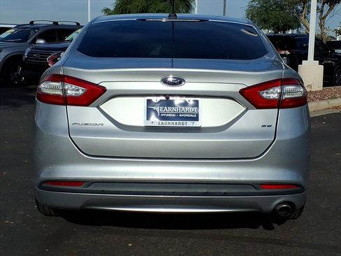 Used 2016 Ford Fusion SE image 4