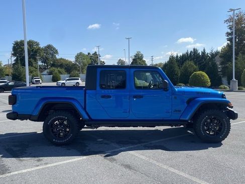 New 2025 Jeep Gladiator Willys image 9