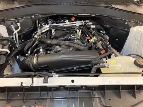 Used 2025 Ford Explorer Active w/ Active Comfort Package image 33