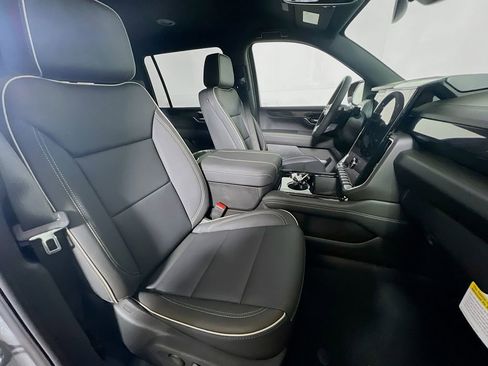 New 2026 GMC Yukon XL Elevation image 22