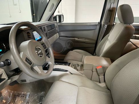 Used 2007 Jeep Commander Sport AWD/4WD image 12