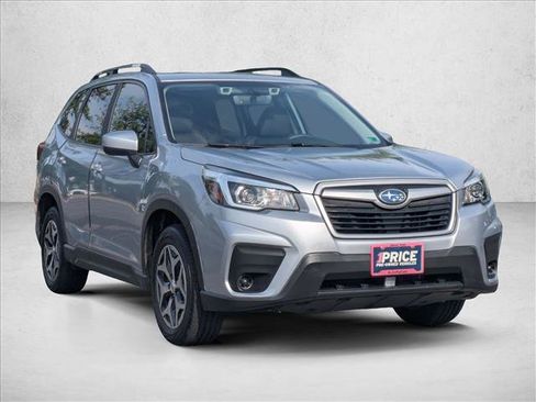 Used 2020 Subaru Forester Premium AWD/4WD image 3