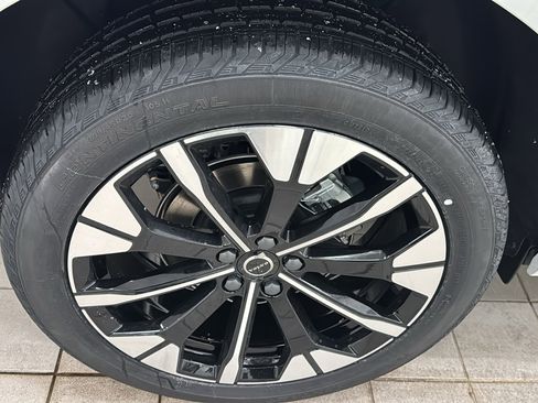 New 2026 Volvo XC60 B5 Plus w/ Climate Package AWD/4WD image 31
