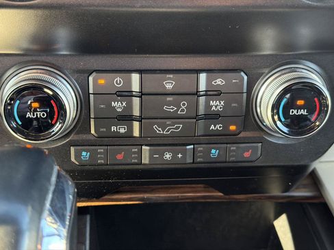 Used 2020 Ford F150 Lariat w/ Equipment Group 502A Luxury AWD/4WD image 19