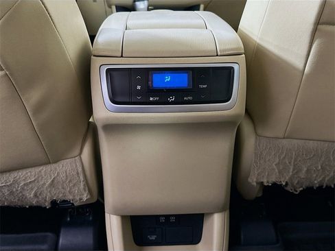 Used 2017 Toyota Highlander Limited image 33