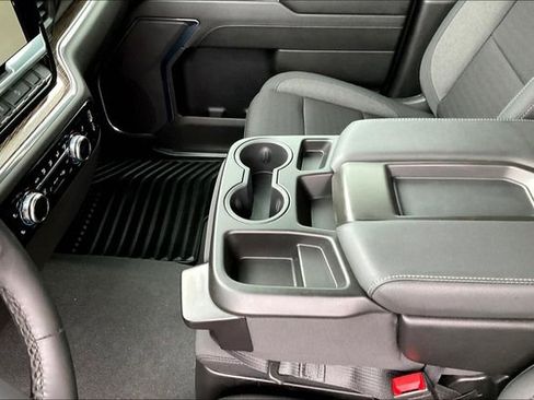 Used 2024 GMC Sierra 1500 SLE w/ X31 Off-Road Package image 13