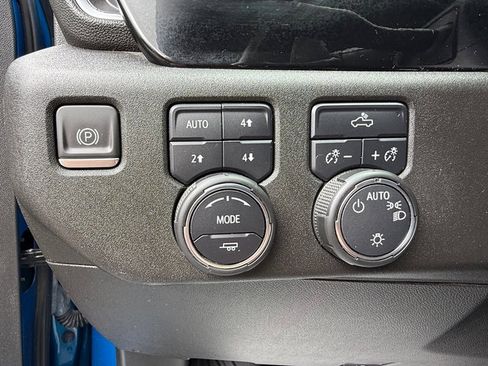 Used 2022 Chevrolet Silverado 1500 LT AWD/4WD image 15