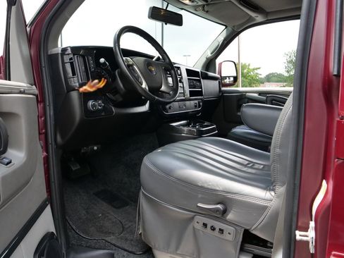 Used 2014 Chevrolet Express 1500 RWD image 22
