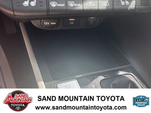 Used 2023 Hyundai Elantra Limited FWD image 21