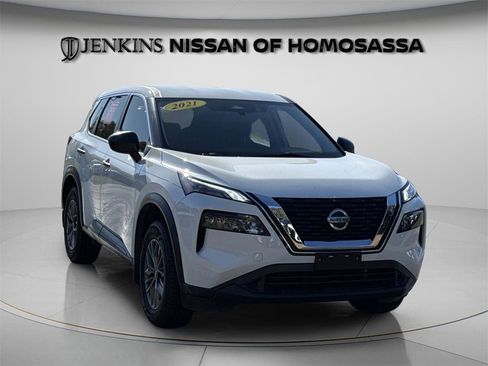 Certified 2021 Nissan Rogue S image 2