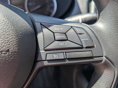 Used 2024 Nissan Versa S FWD image 11