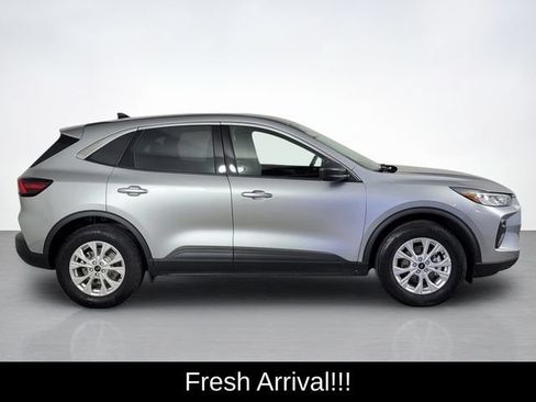 Certified 2023 Ford Escape Active w/ Tech Pack #1 AWD/4WD image 2