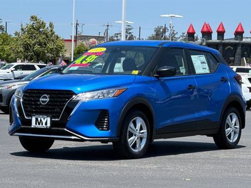 New 2025 Nissan Kicks Play S image 8