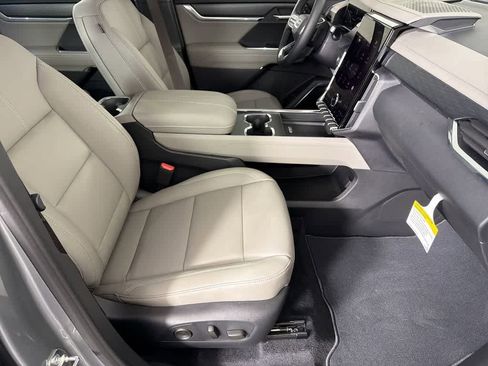 New 2026 GMC Acadia Elevation w/ Elevation Premium Package image 21