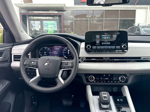 New 2025 Mitsubishi Outlander SEL AWD/4WD image 24