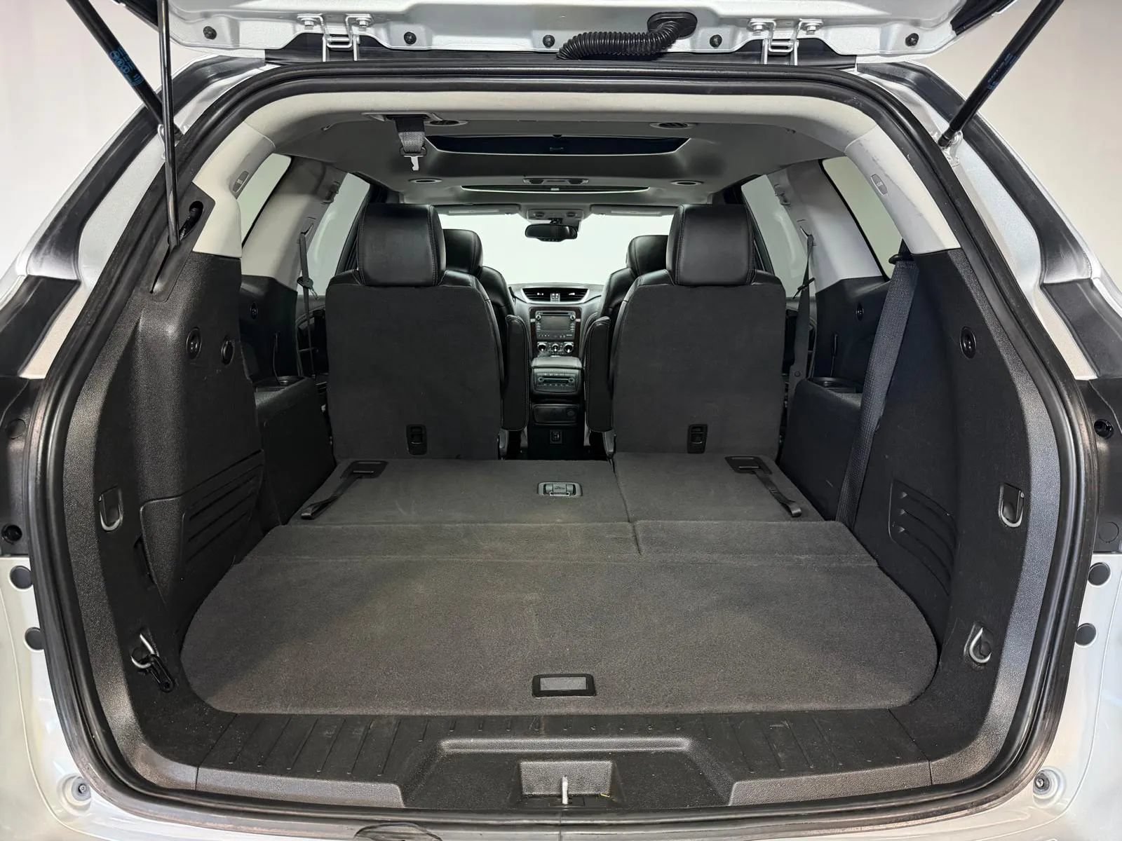 Used 2017 Chevrolet Traverse Premier FWD image 15