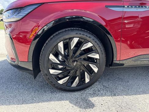 New 2026 Lincoln Nautilus Reserve AWD/4WD image 10