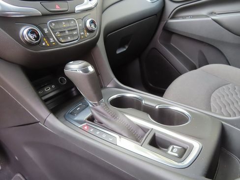 Used 2021 Chevrolet Equinox LT image 19