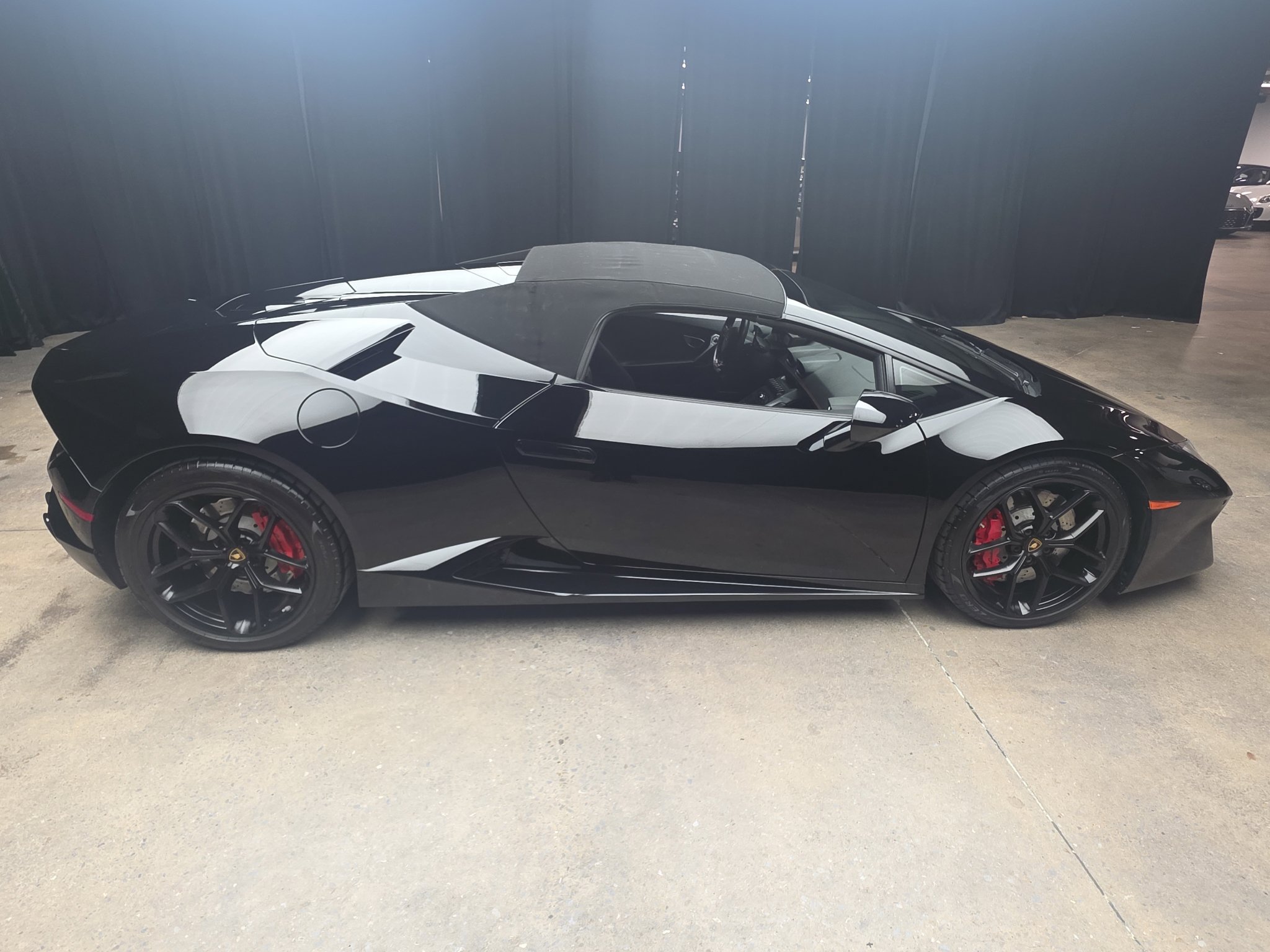 Used 2018 Lamborghini Huracan LP 580-2 RWD image 4