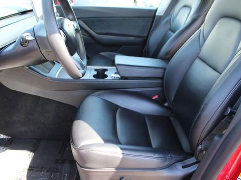 Used 2021 Tesla Model Y Long Range image 30