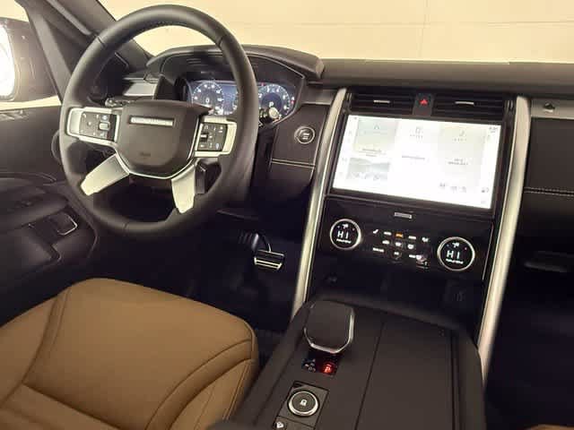 New 2026 Land Rover Discovery Limited Edition AWD/4WD image 17