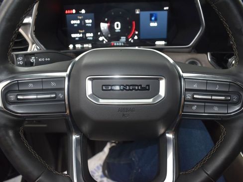 Used 2024 GMC Canyon Denali AWD/4WD image 18