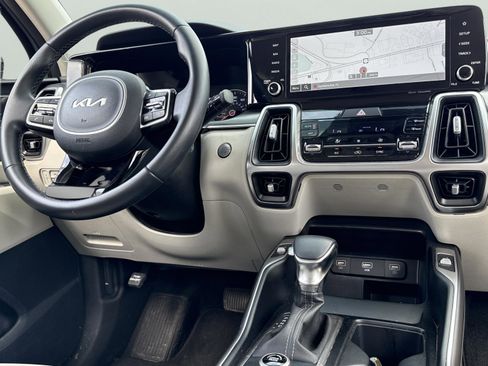 Certified 2022 Kia Sorento S image 30